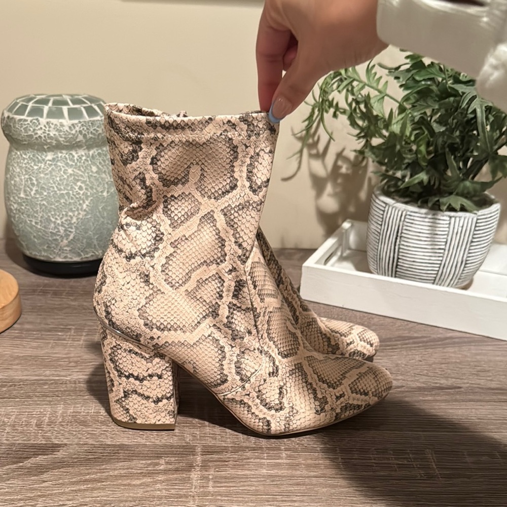 Steve Madden Cream and Brown Ankle Booties